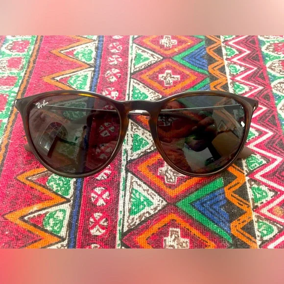 Ray-Ban Erika Sunglasses- Brand New With Case - Turtle Frames - Picture 2 of 10
